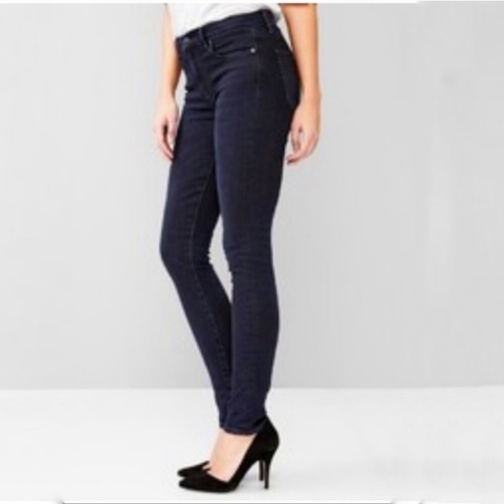 Gap Resolution Jeans - Picture 2 of 11